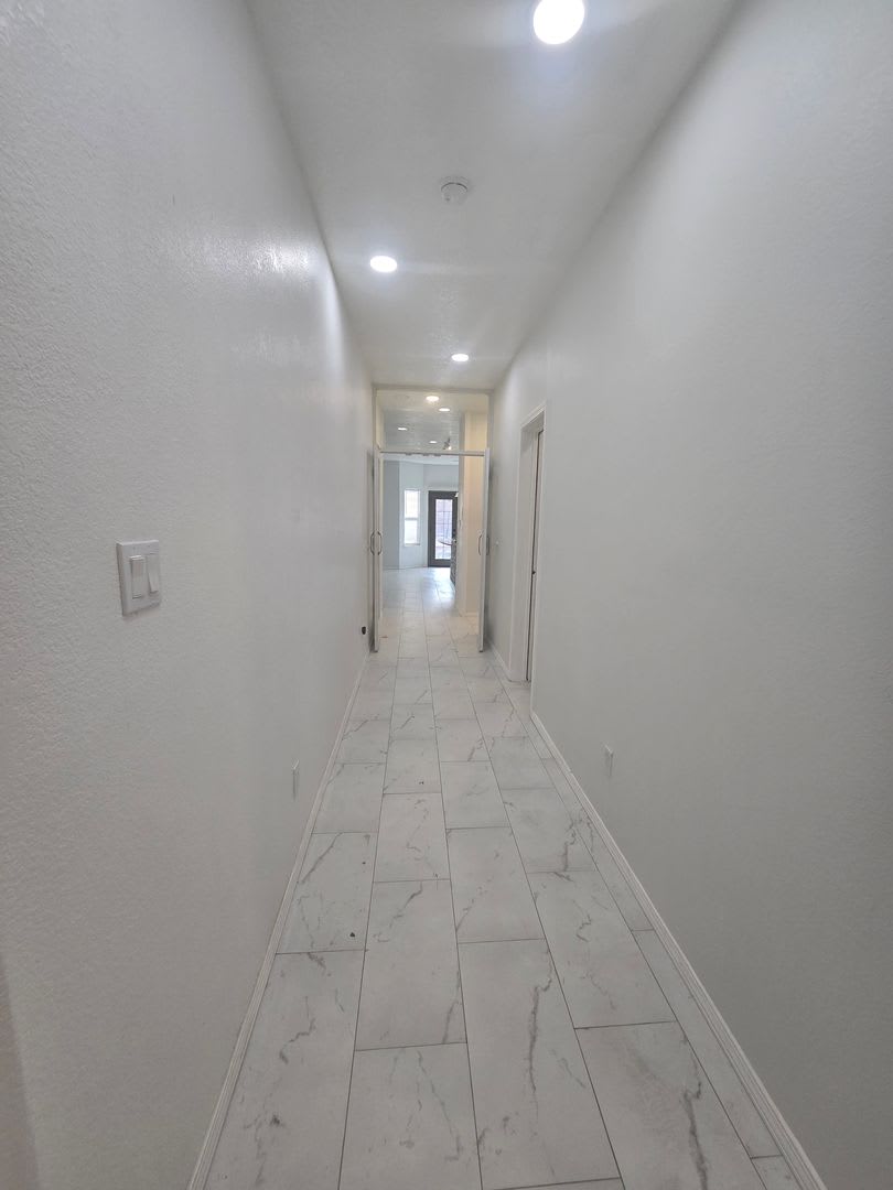 3-4 bedroom in Enchanted Hills! – photo 5