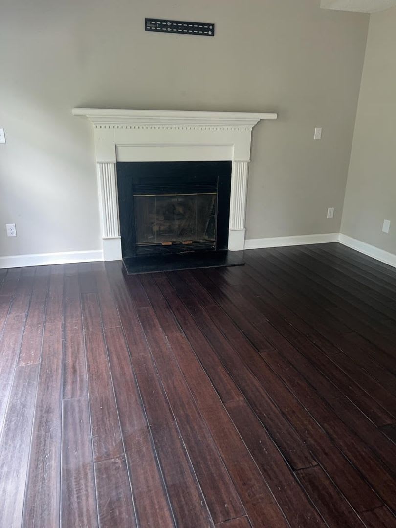 Coming Soon 3 Br 2 5Ba Newly Renovated Single Family Home Fenced Yard Community Amenities – photo 2