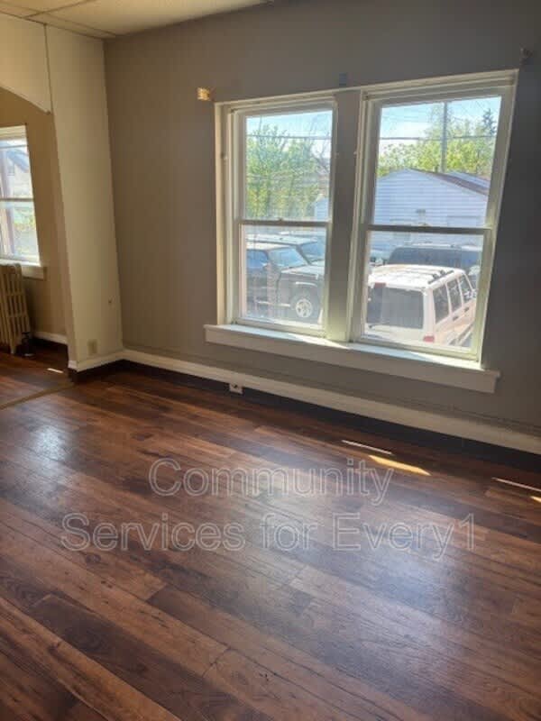 2425 Delaware Avenue – photo 4