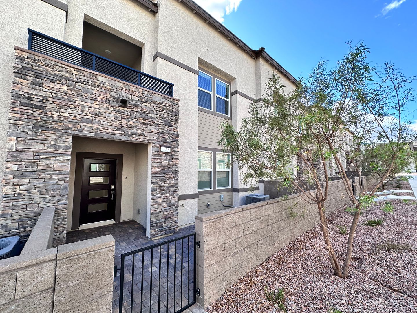 Henderson Townhouse – photo 1