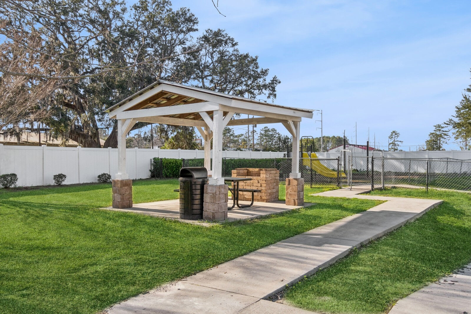 West Towne Cottages – photo 4