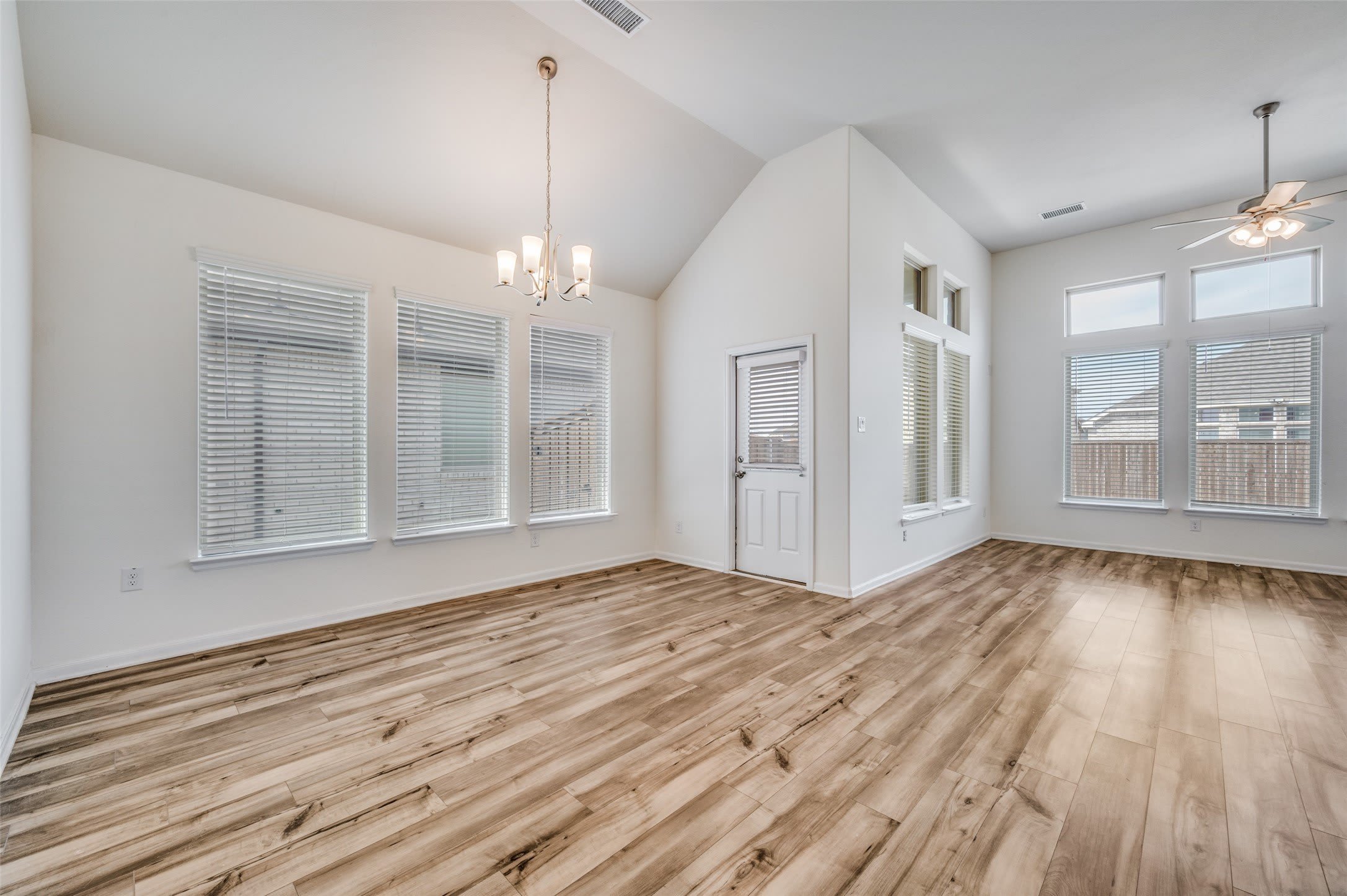 16309 Garden Drive – photo 3