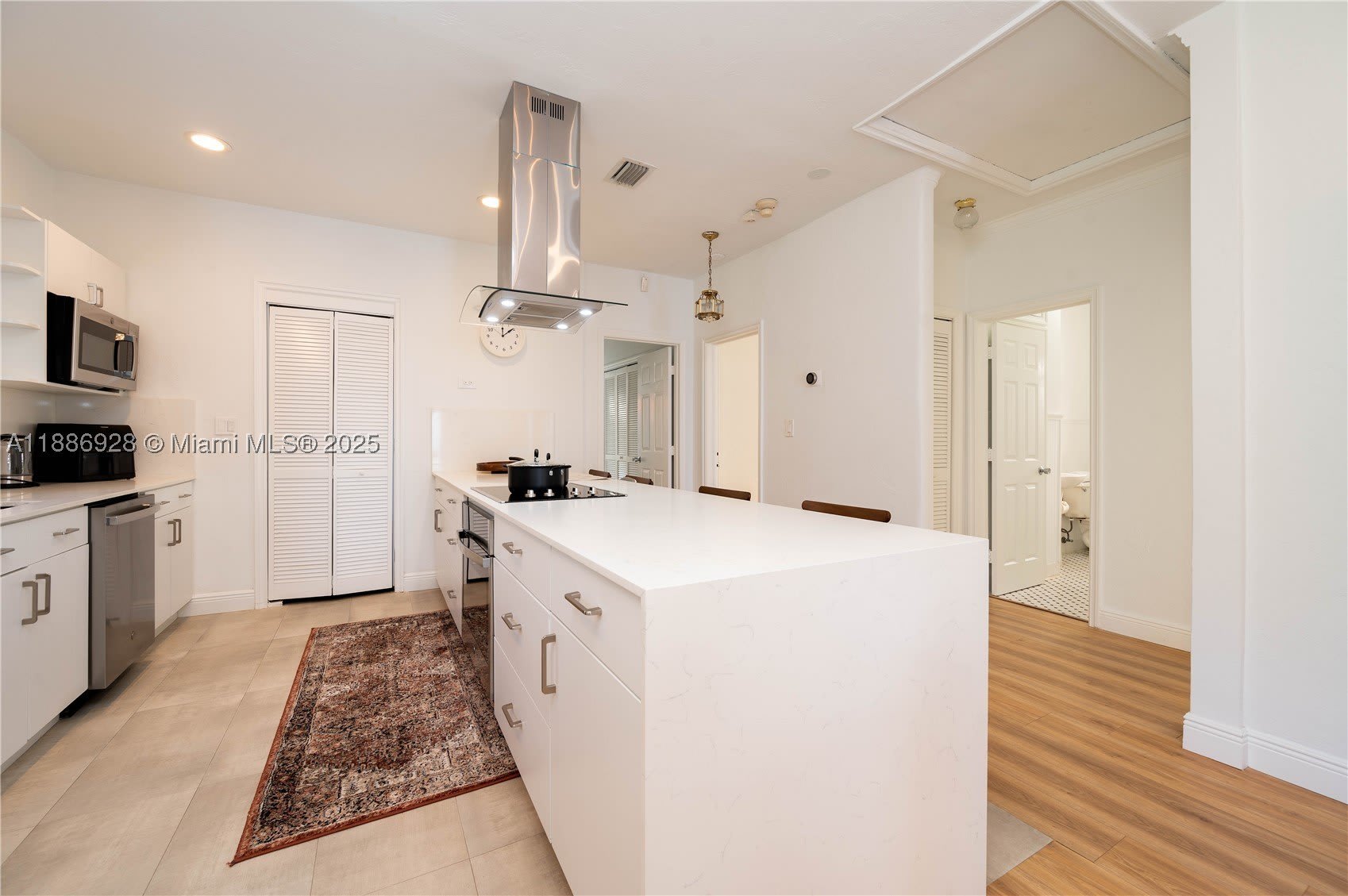 501 SW 24th Rd – photo 2