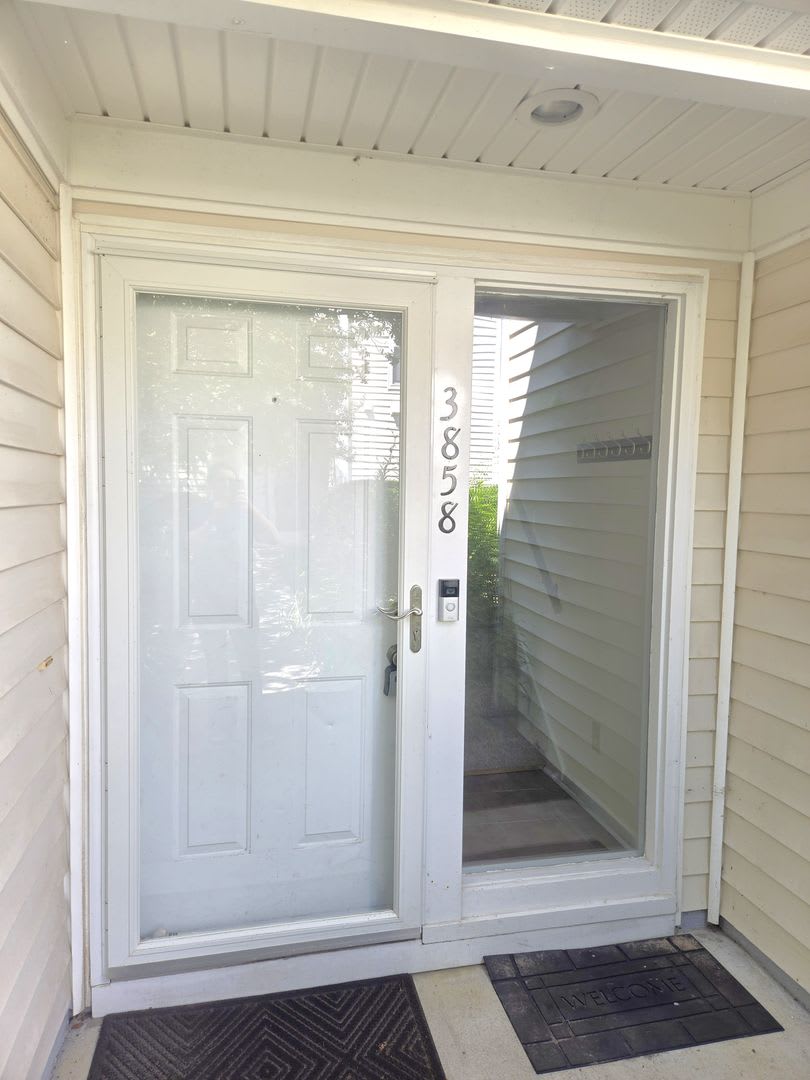 3 bedroom/ 1.5 bathroom- The Midlands – photo 3
