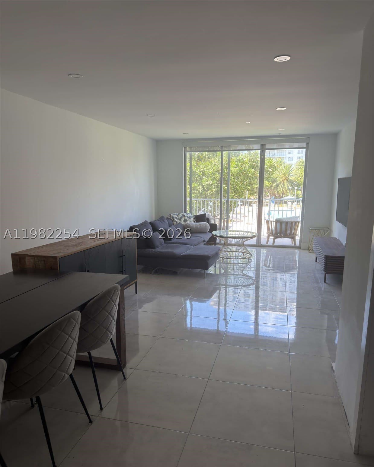 2851 Ne 183Rd St – photo 2