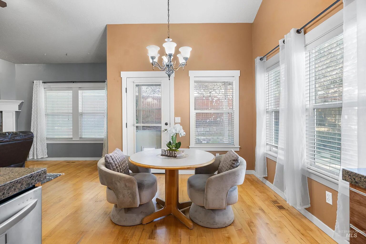 12805 West Berghan Street – photo 5