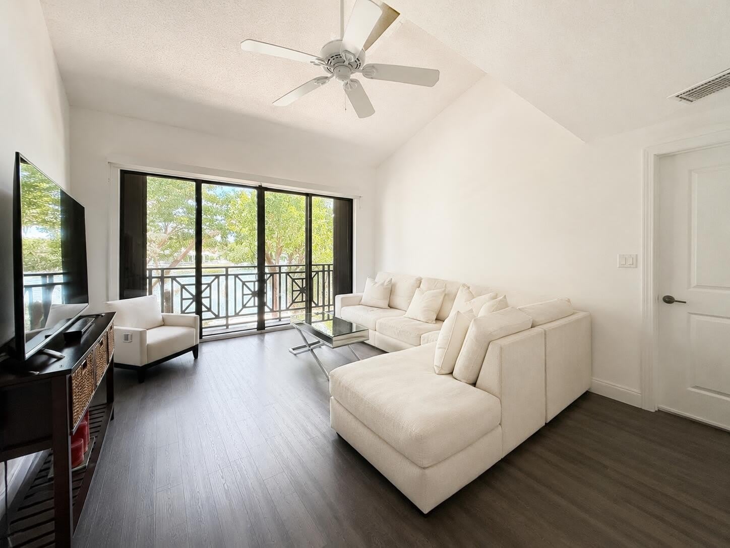 1645 S Ocean Lane – photo 3
