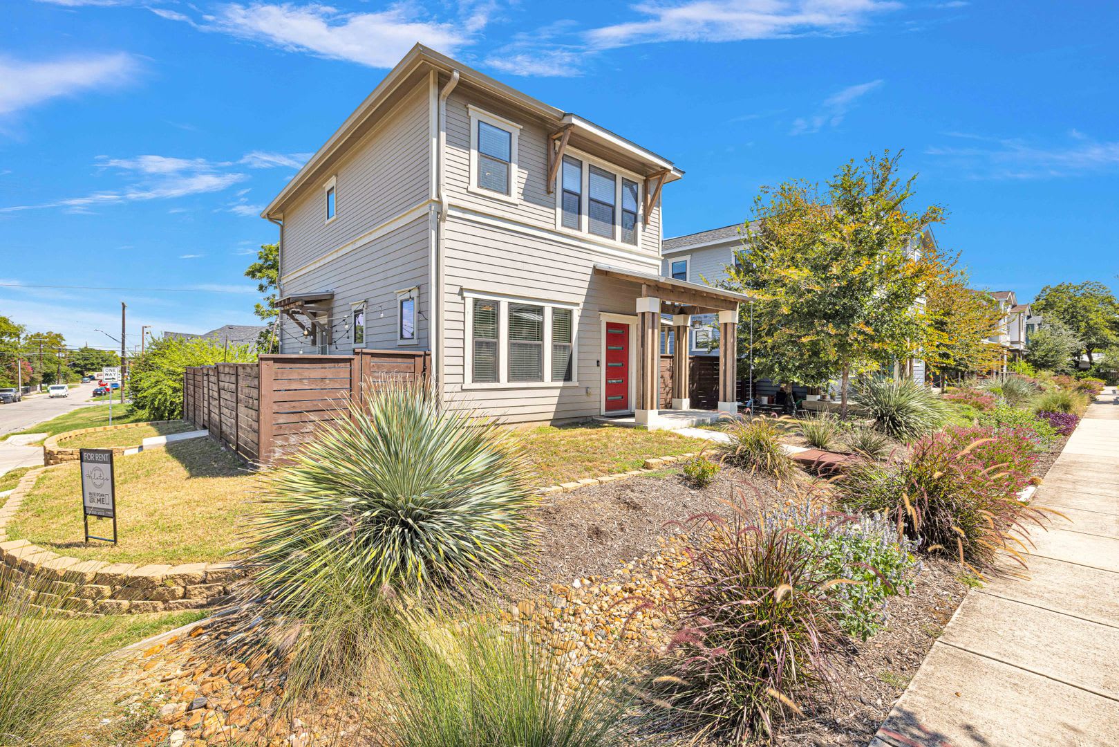2 Bed / 2.5 Bath Home Available in Dignowity Hill Historic District – photo 3