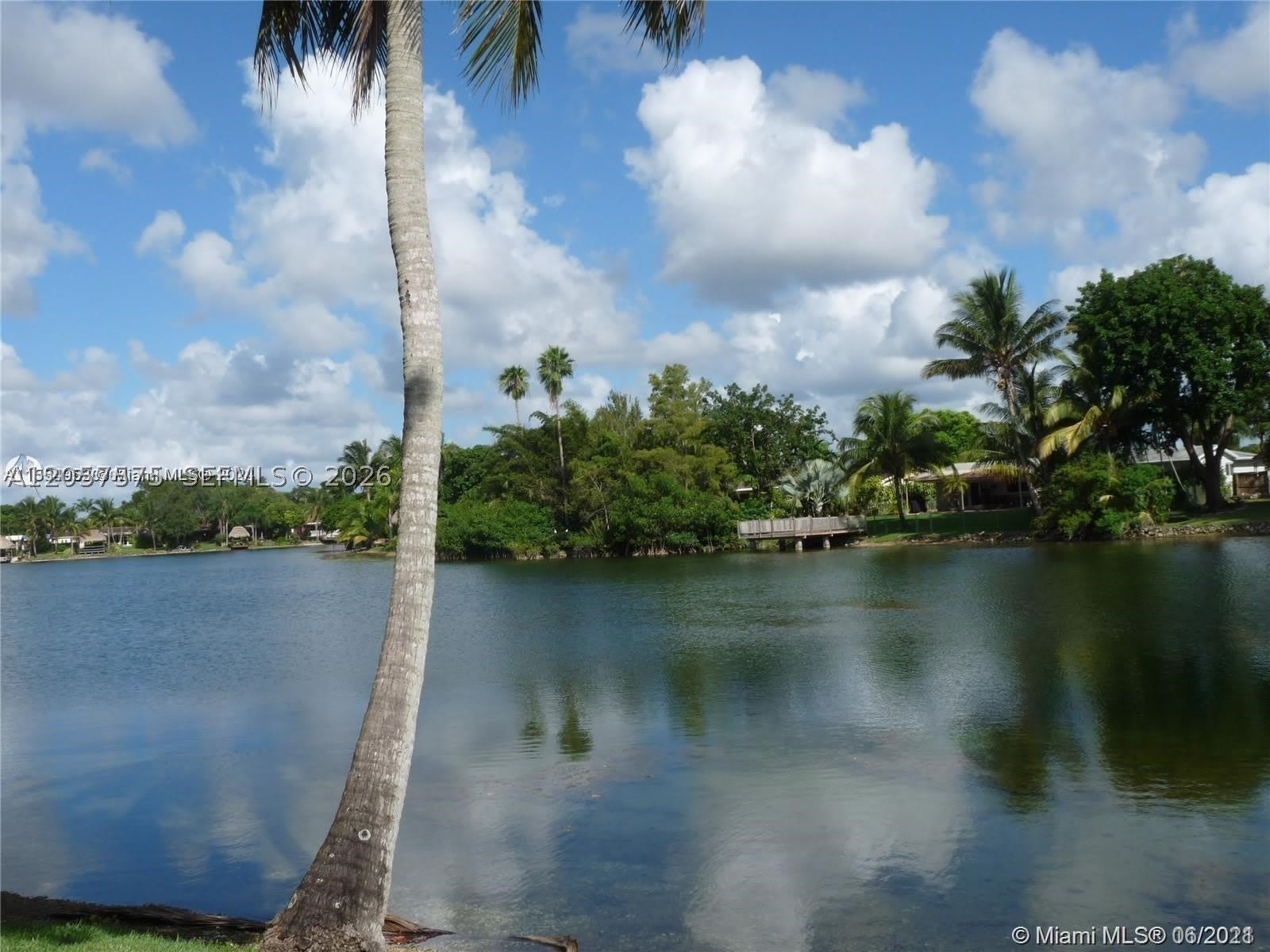 14221 N Kendall Dr – photo 3
