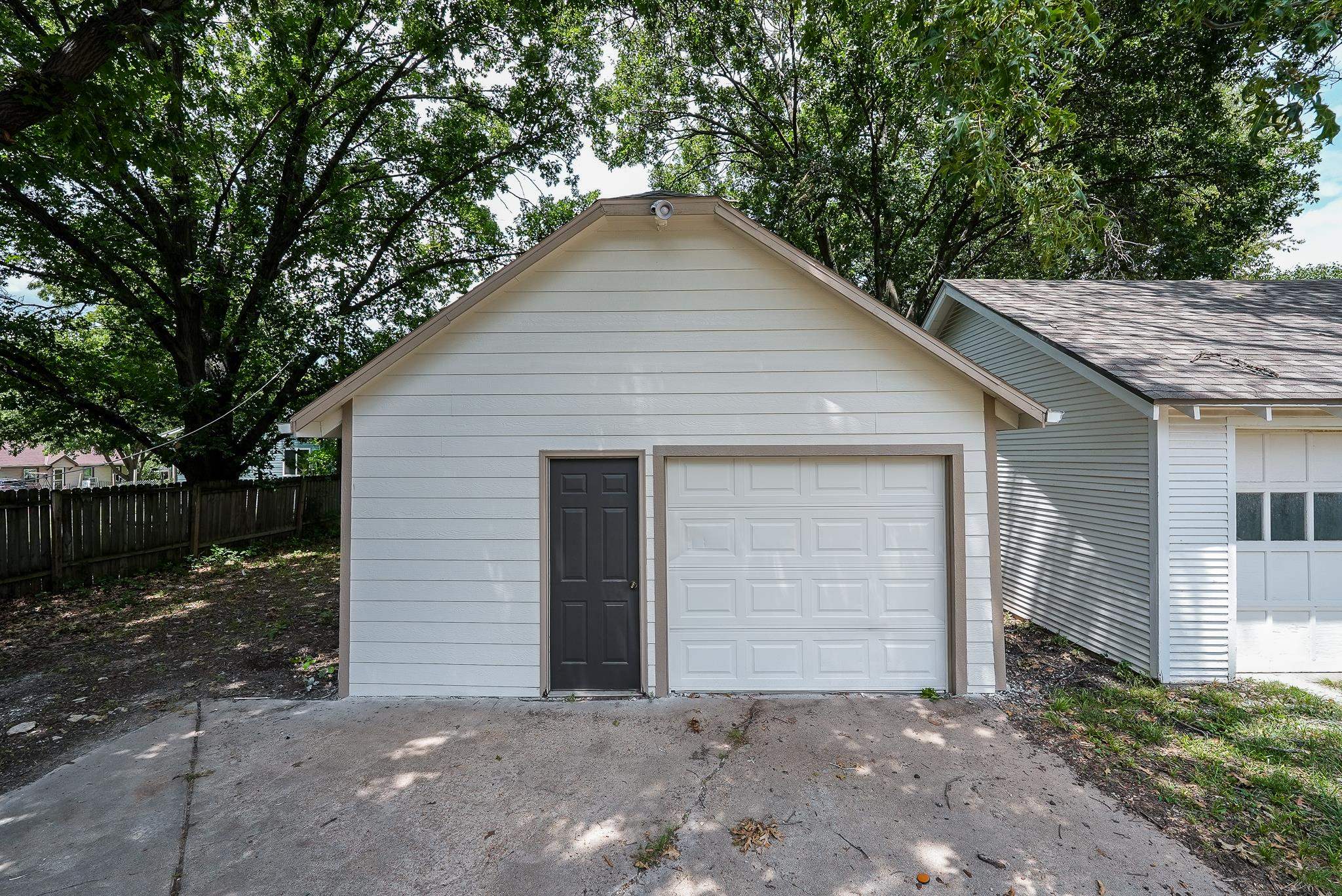 1126 West 1st Avenue – photo 2