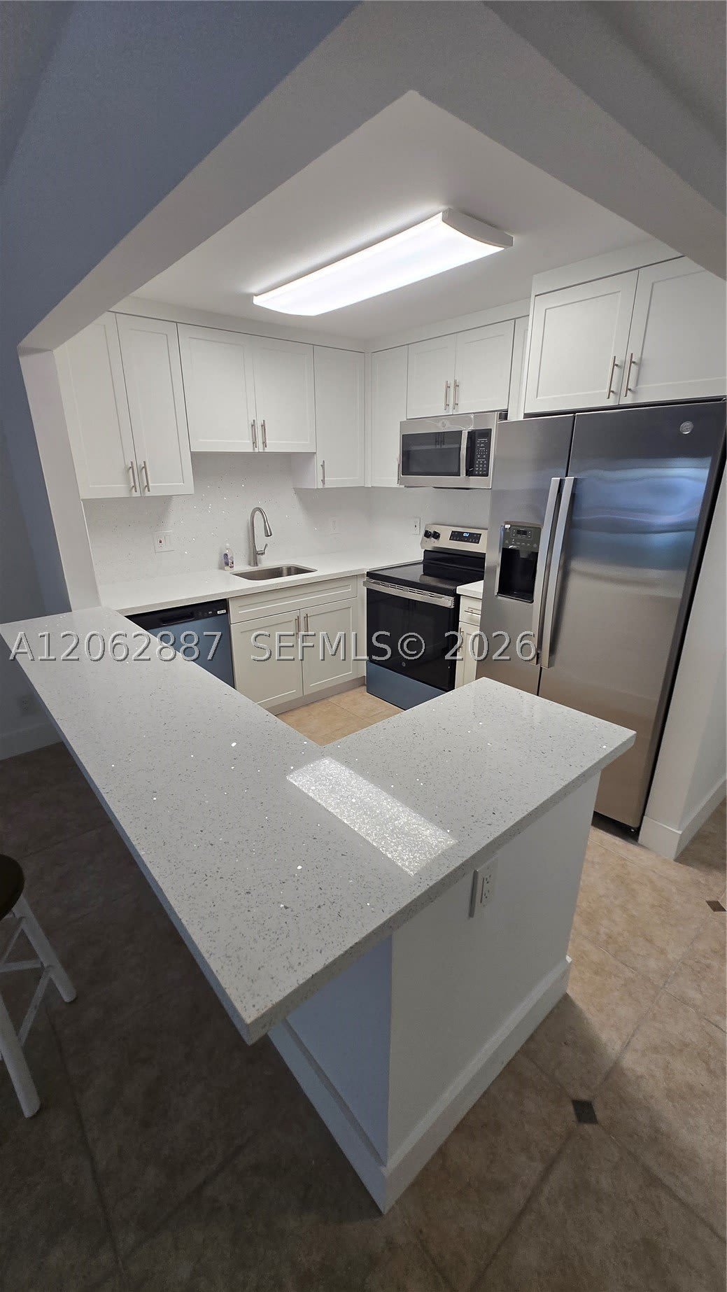 255 S Cypress Rd – photo 4