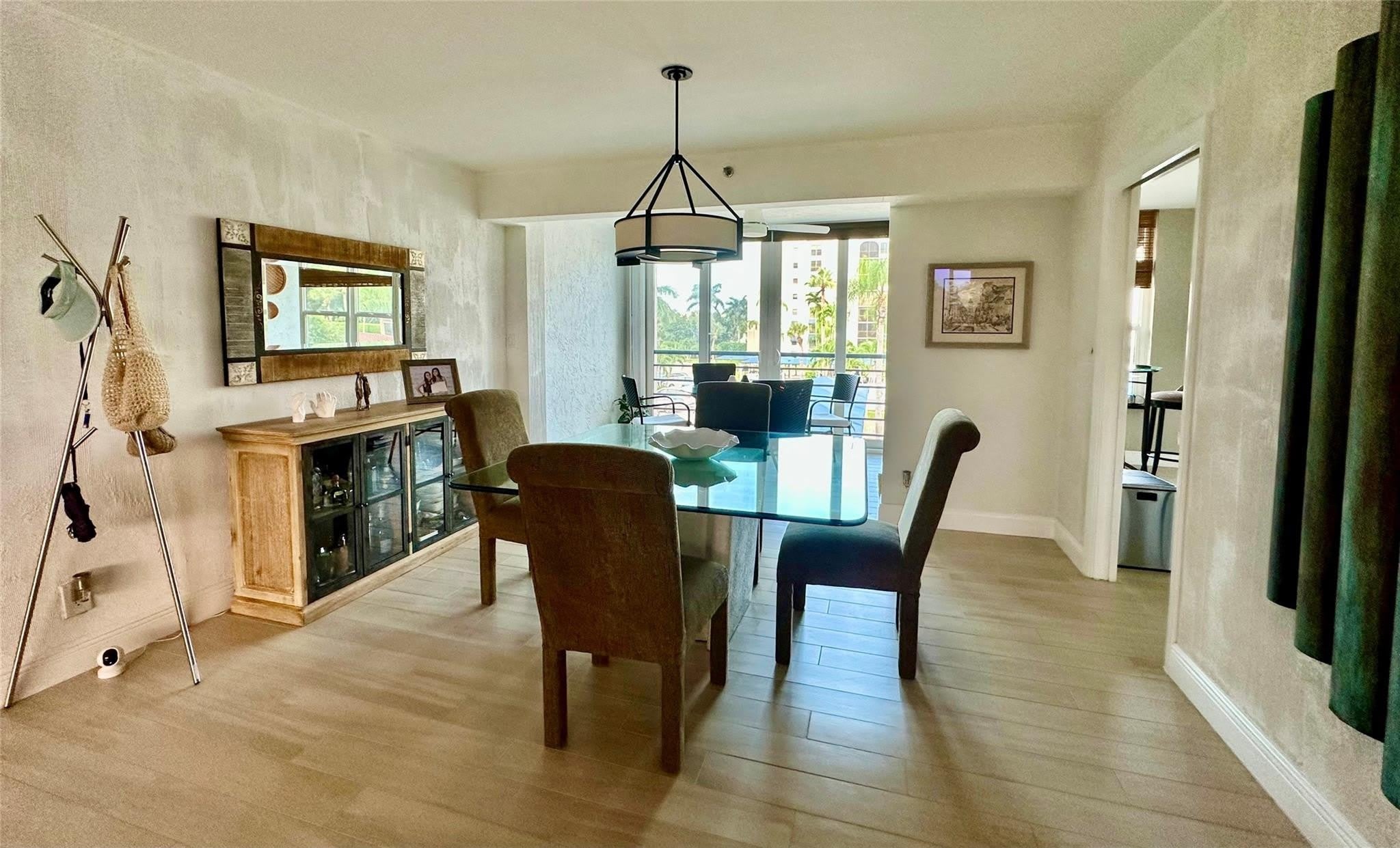 7582 Regency Lake Drive – photo 5