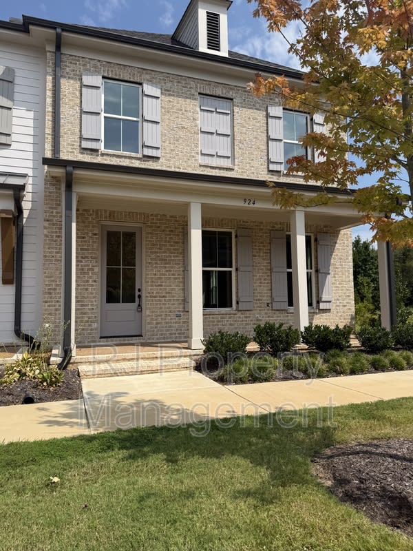 924 Aldwick Dr – photo 2