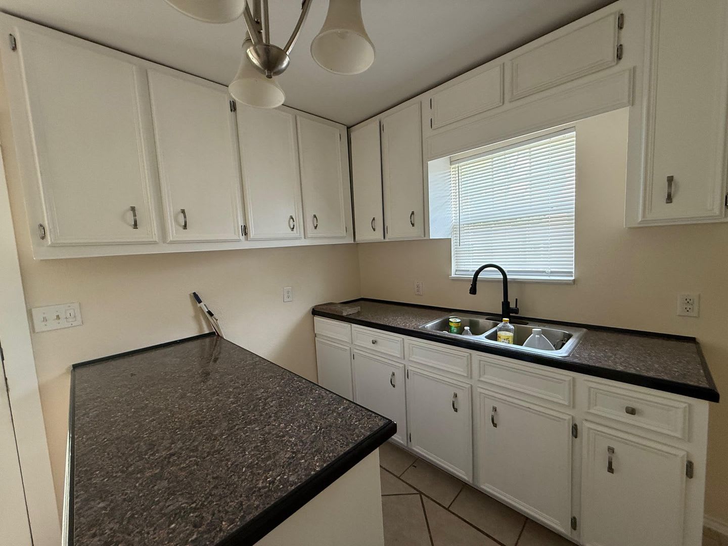 2202 Burnett Ave – photo 4