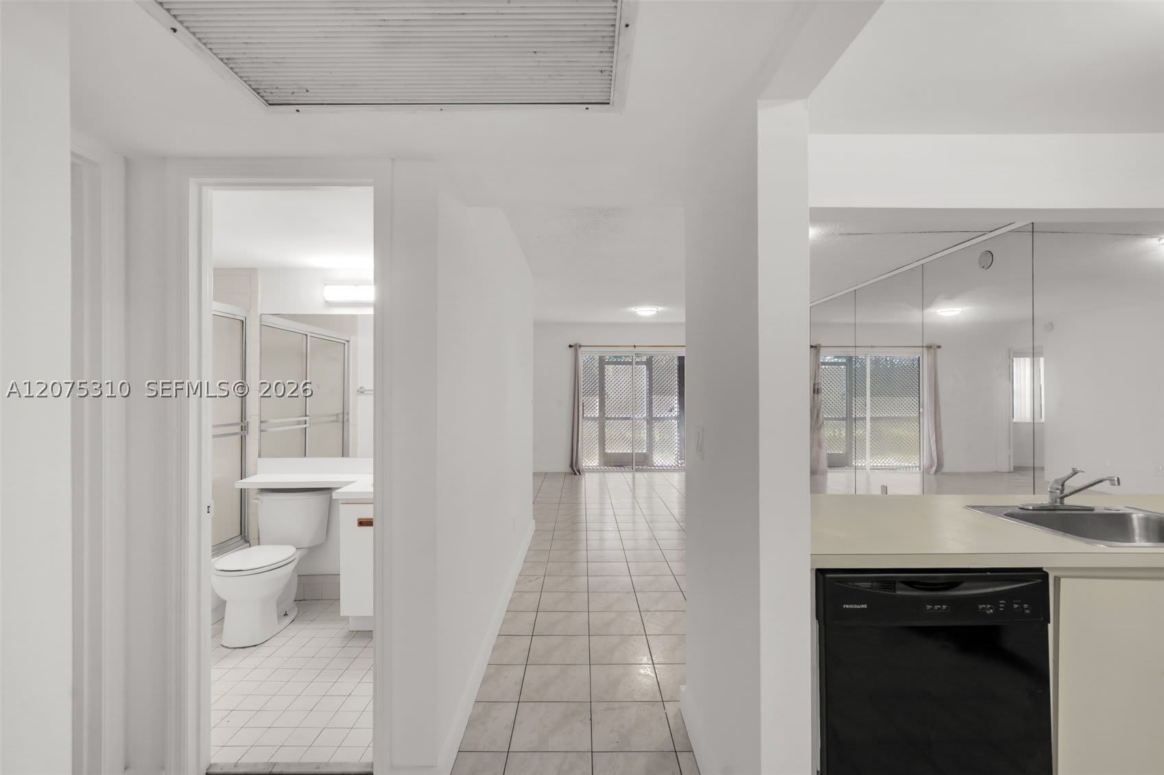 426 NE 210th Cir Ter – photo 2