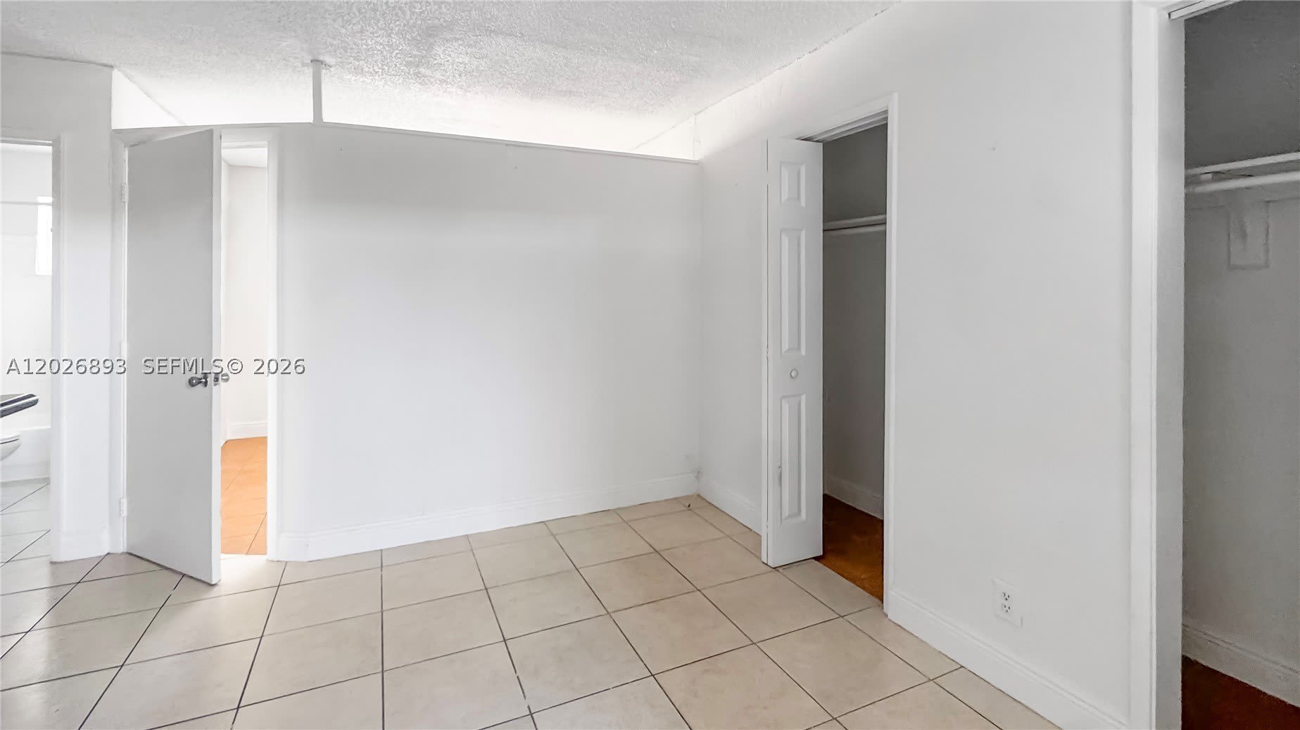 4081 N Dixie Hwy – photo 2