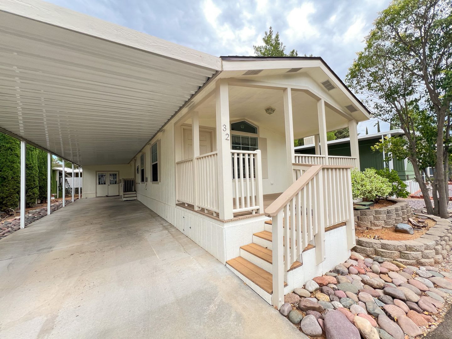 HOUSE – photo 1