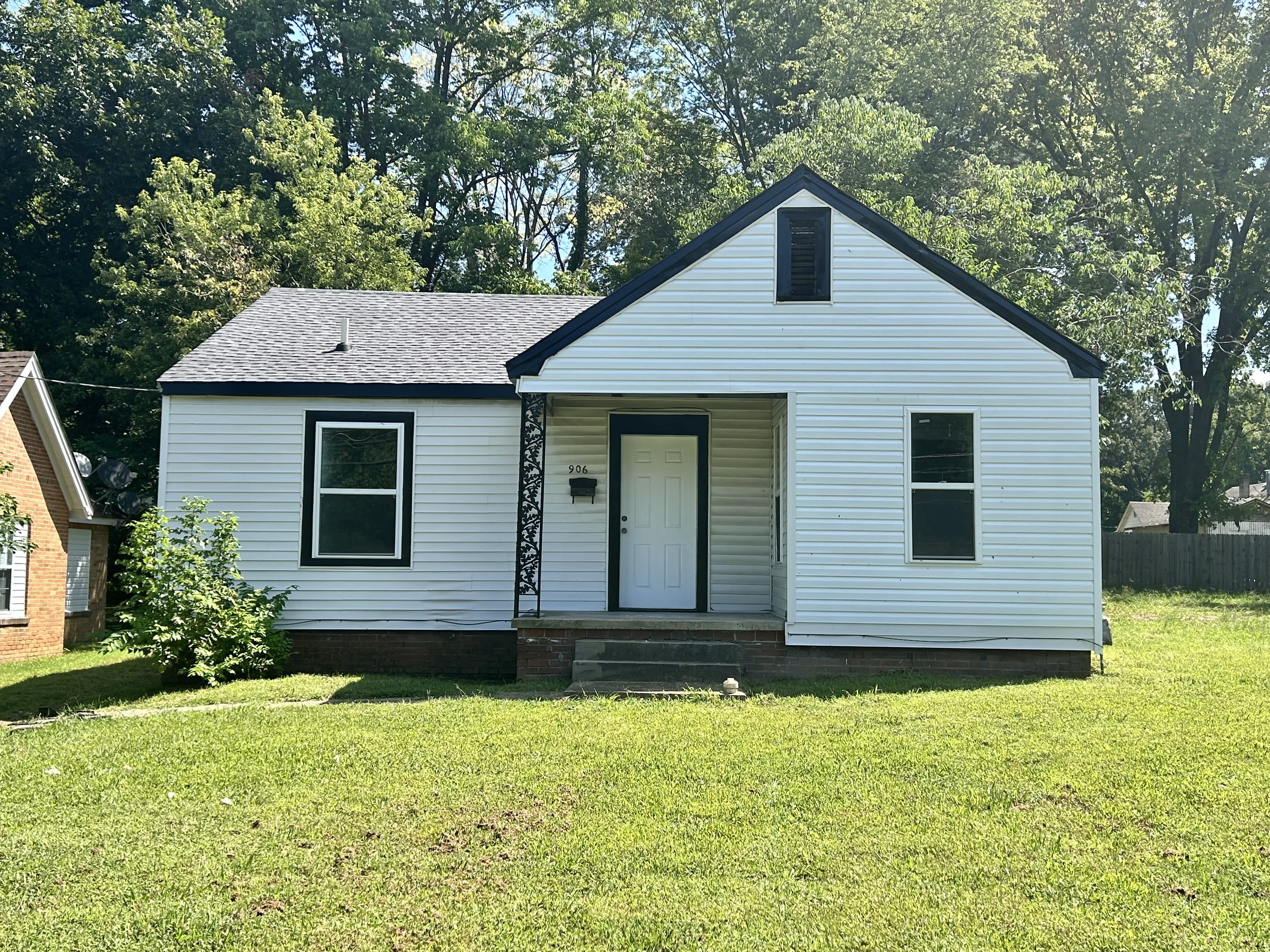 906 N Royal St – photo 2
