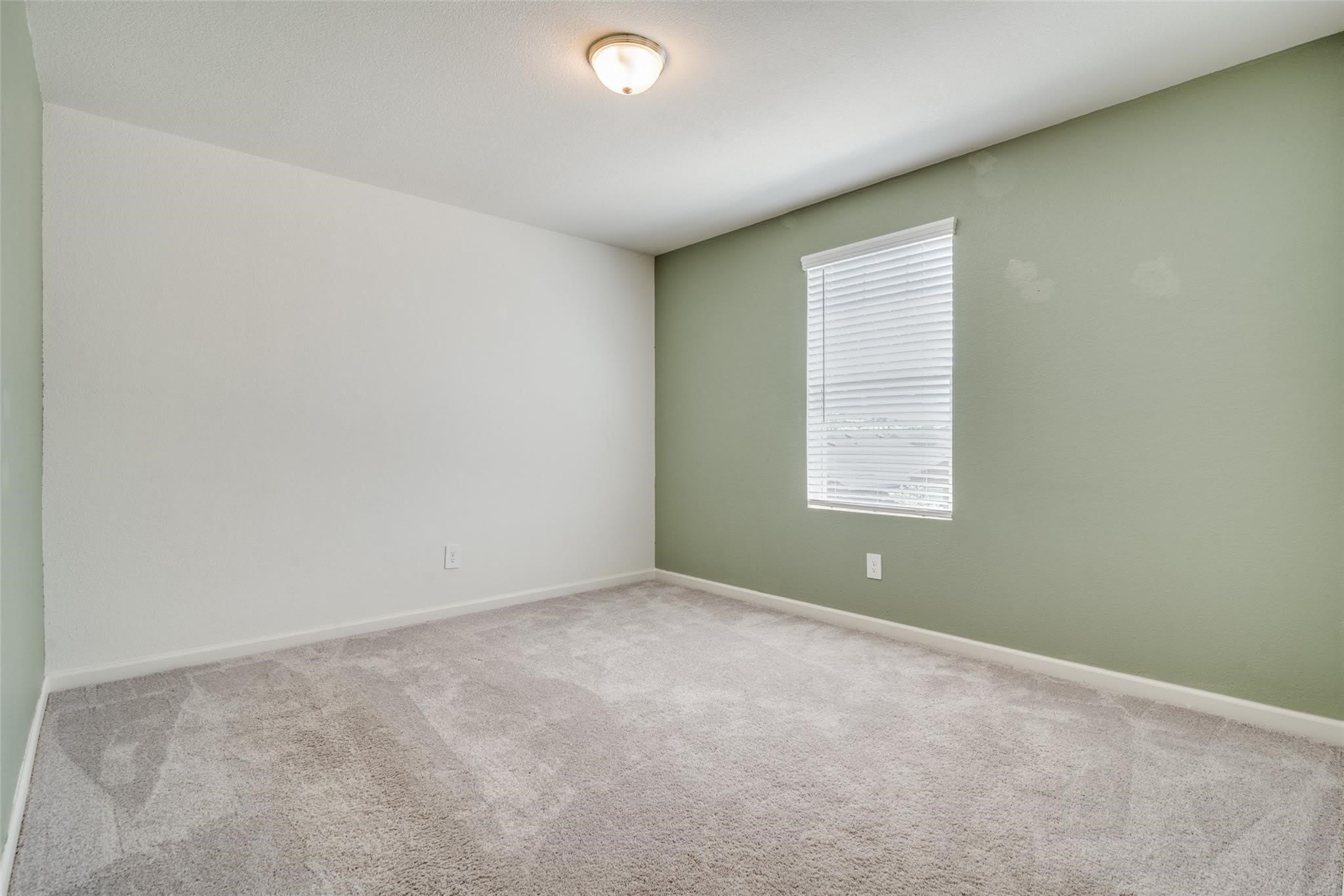 731 Yorkshire Drive – photo 3