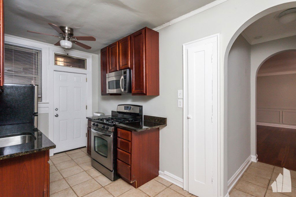 548 West Surf Street – photo 3