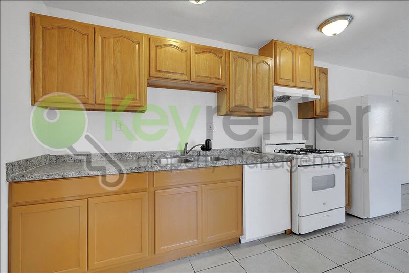4806 Yosemite Avenue – photo 2