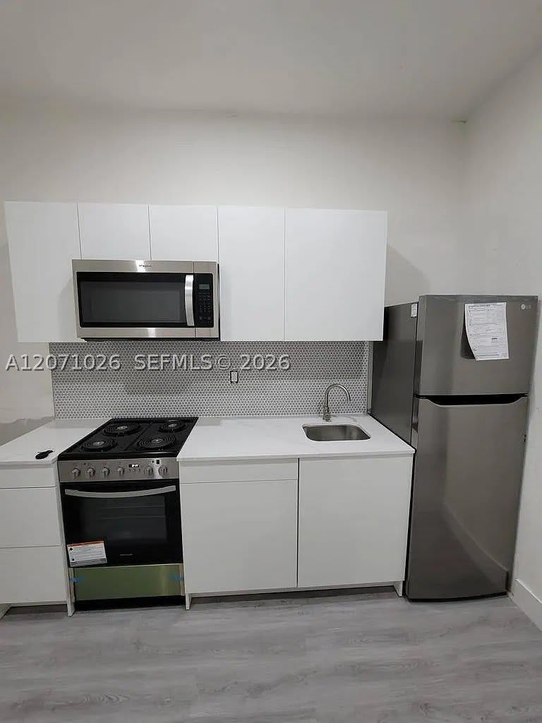 734 SW 4th St – photo 4