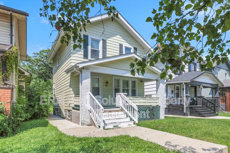 455 N Fairfield Ave – photo 3