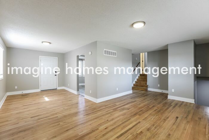 5620 North Quincy Avenue – photo 3