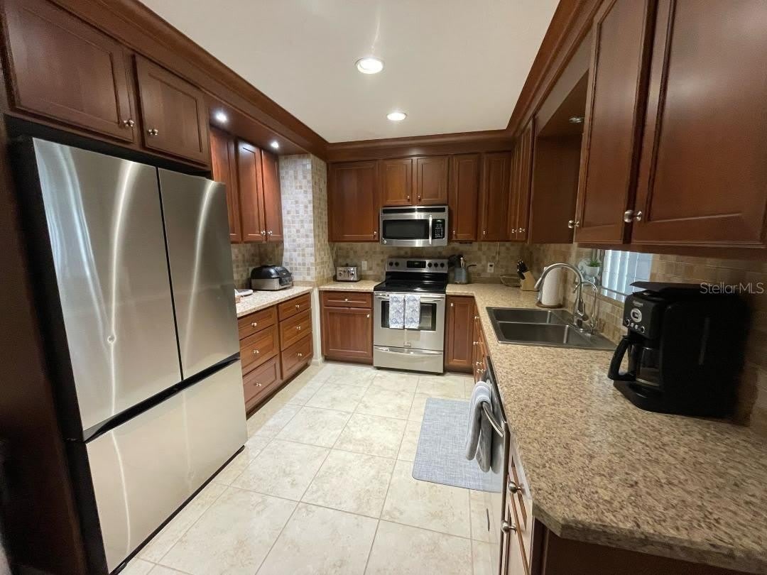 6015 CARLTON Avenue – photo 3