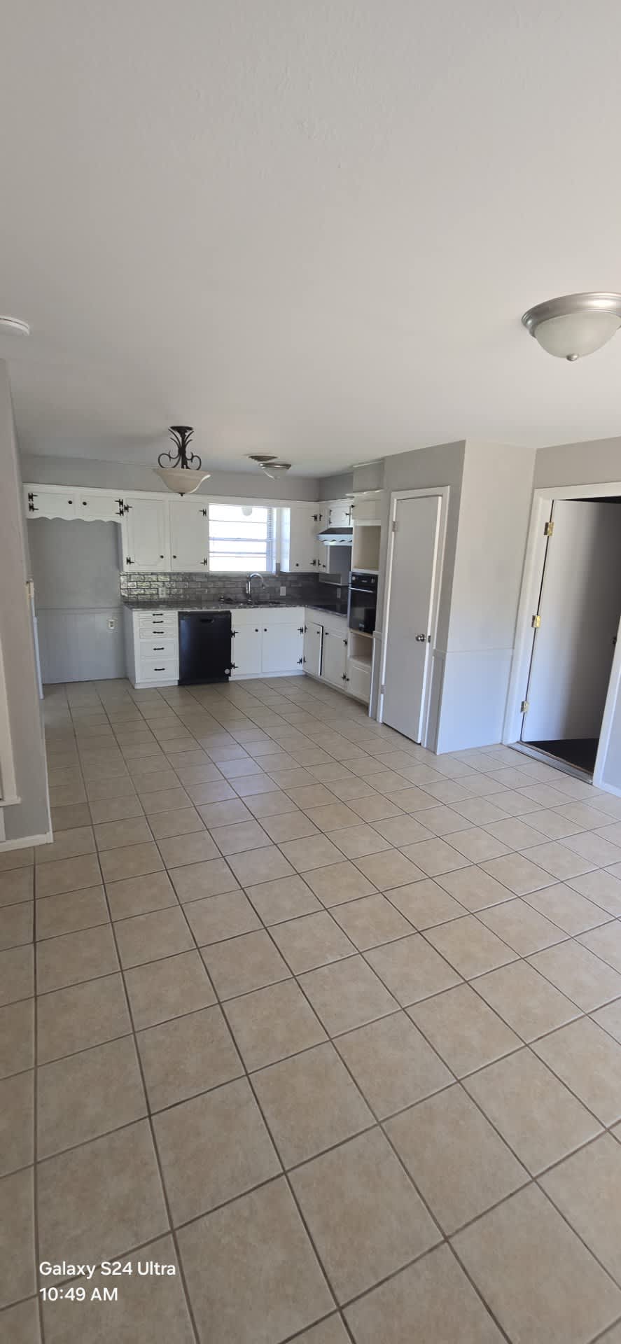 1609 Douglas Dr – photo 4