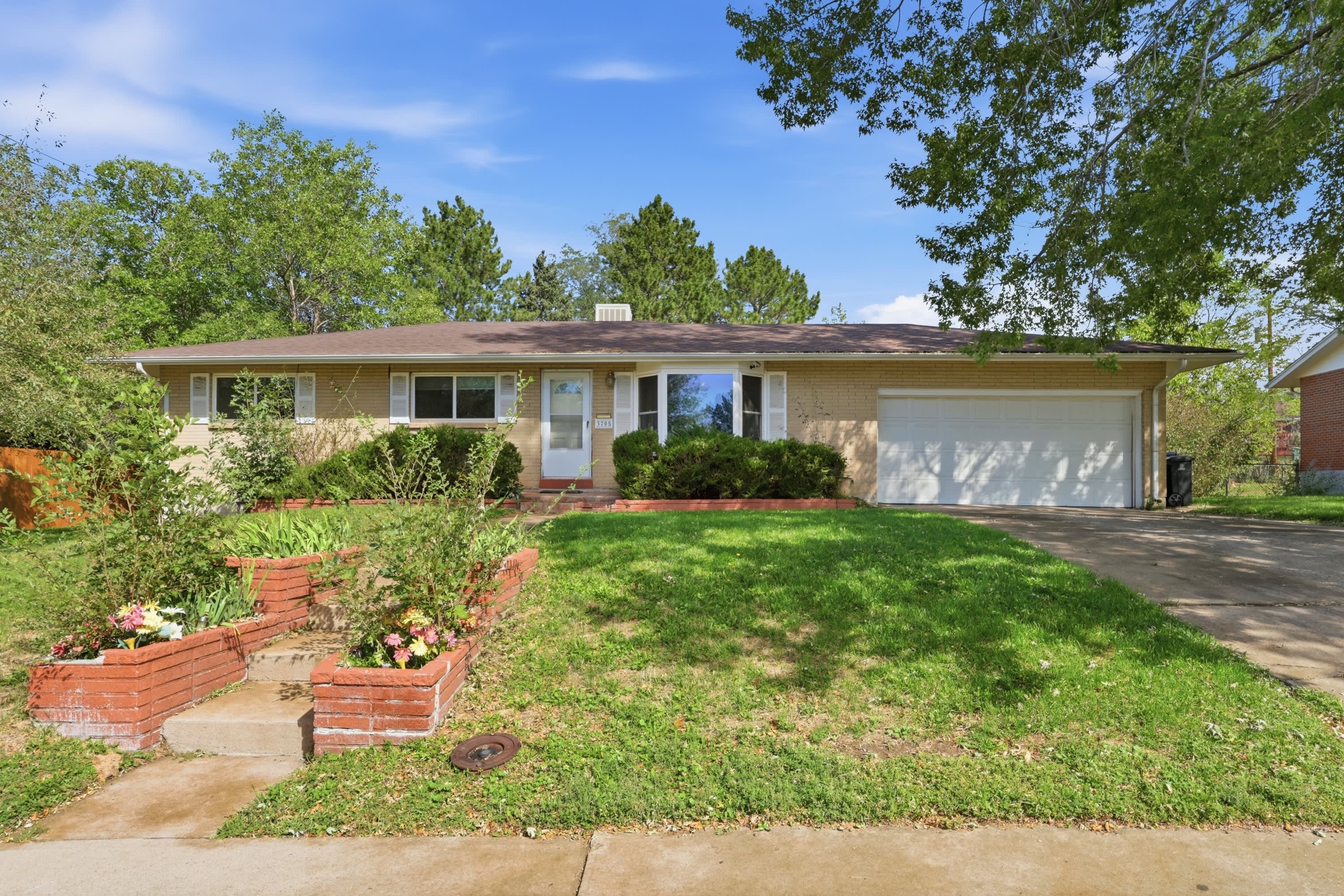 3705 West Eastman Avenue – photo 1