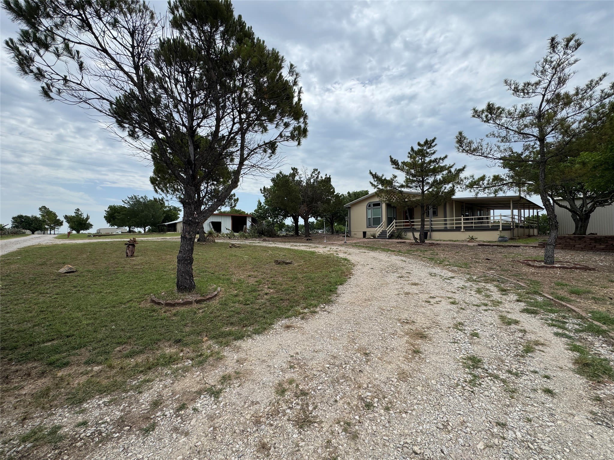 197 Private Road 4652 – photo 3