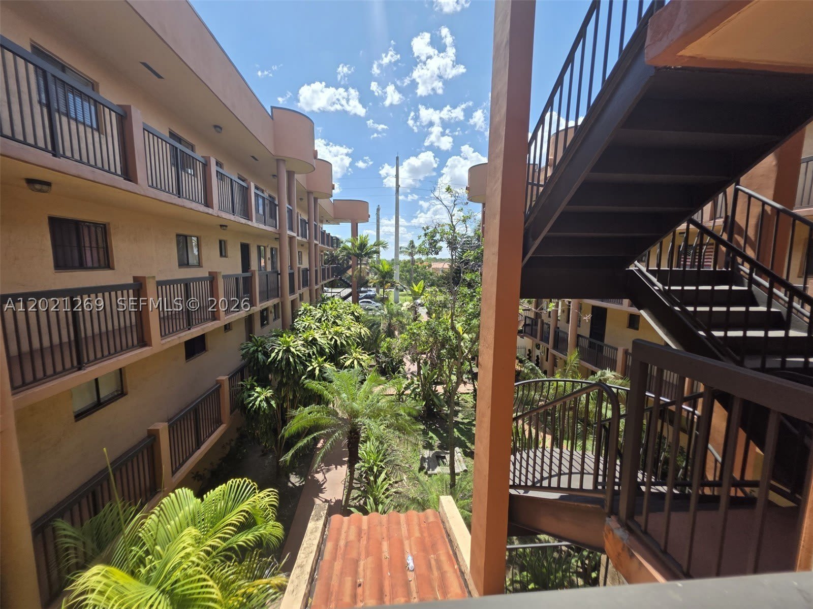 5560 W 21st Ct – photo 4