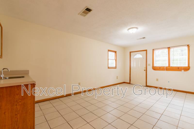 644 Craft Rd., B – photo 5