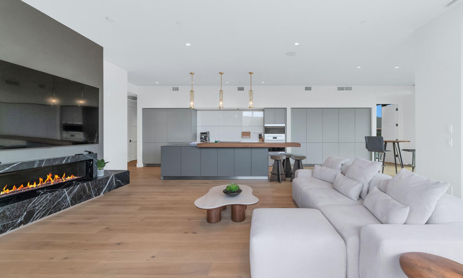 Rates Vary 9 995 22 495 – photo 5
