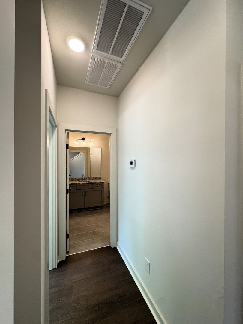 Move-In Special!! 1/2 Off First Month's Rent!! – photo 3