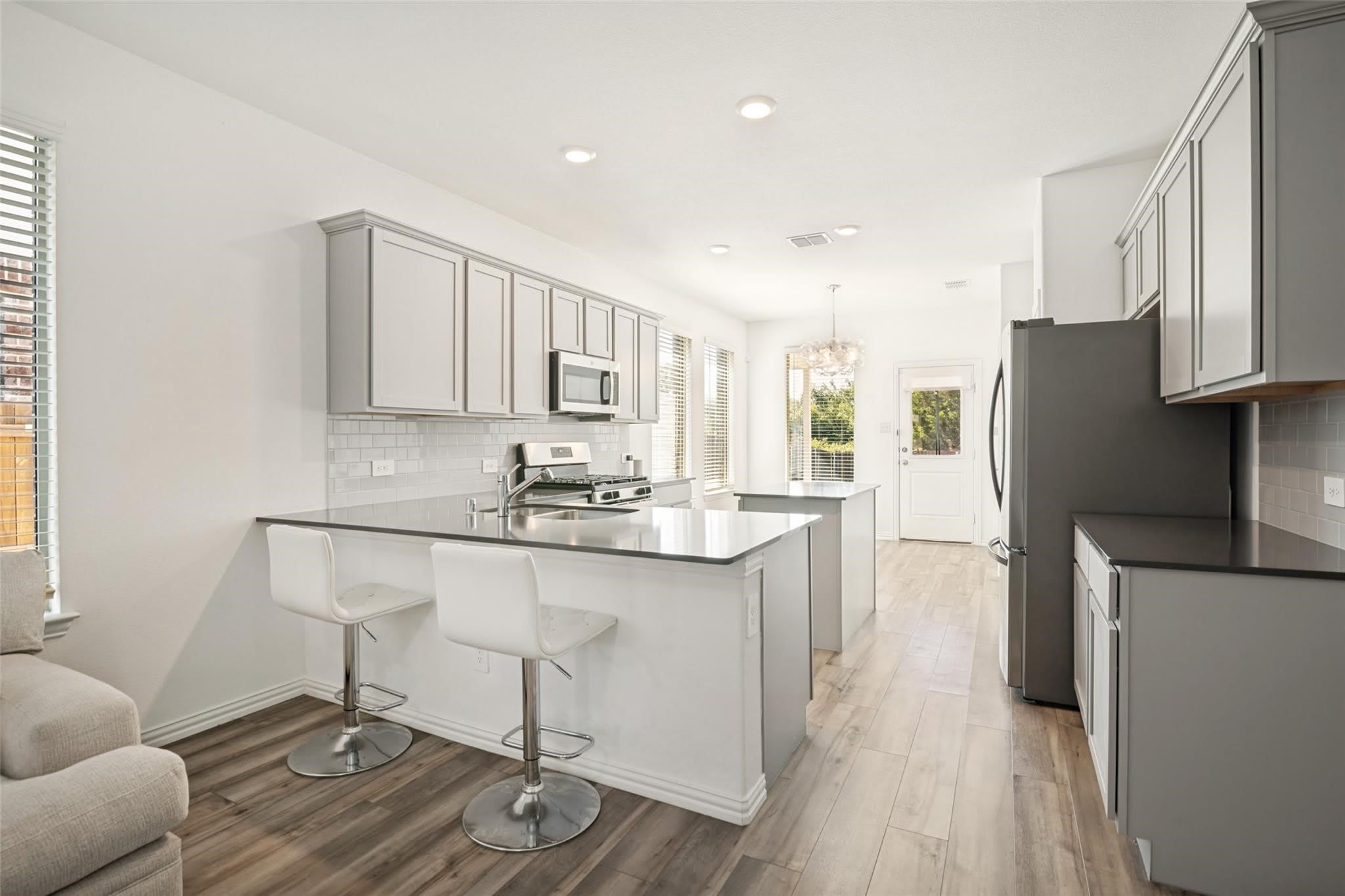 2911 S Griffin Lane – photo 1