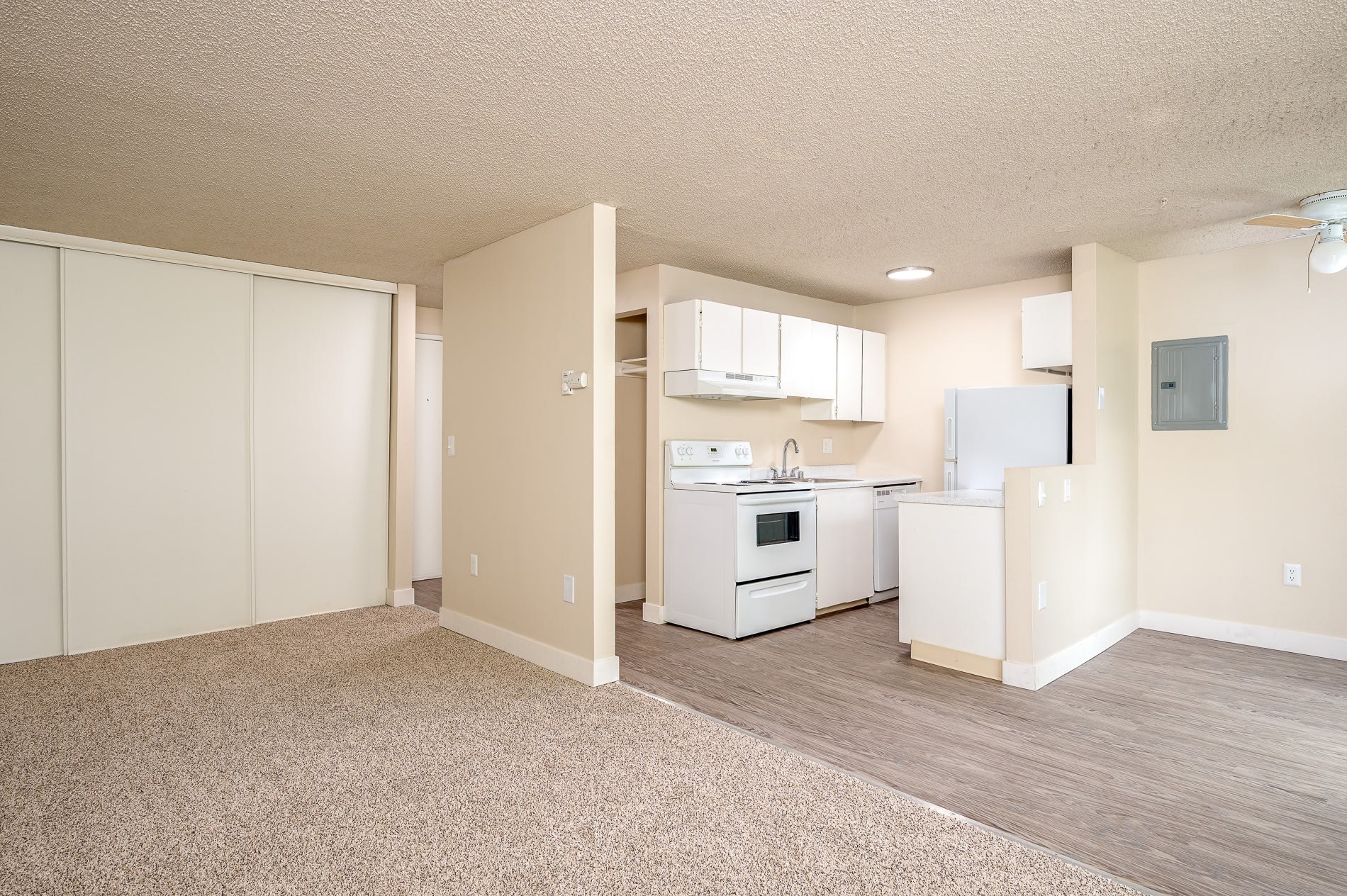 Sunset Apartments – photo 3