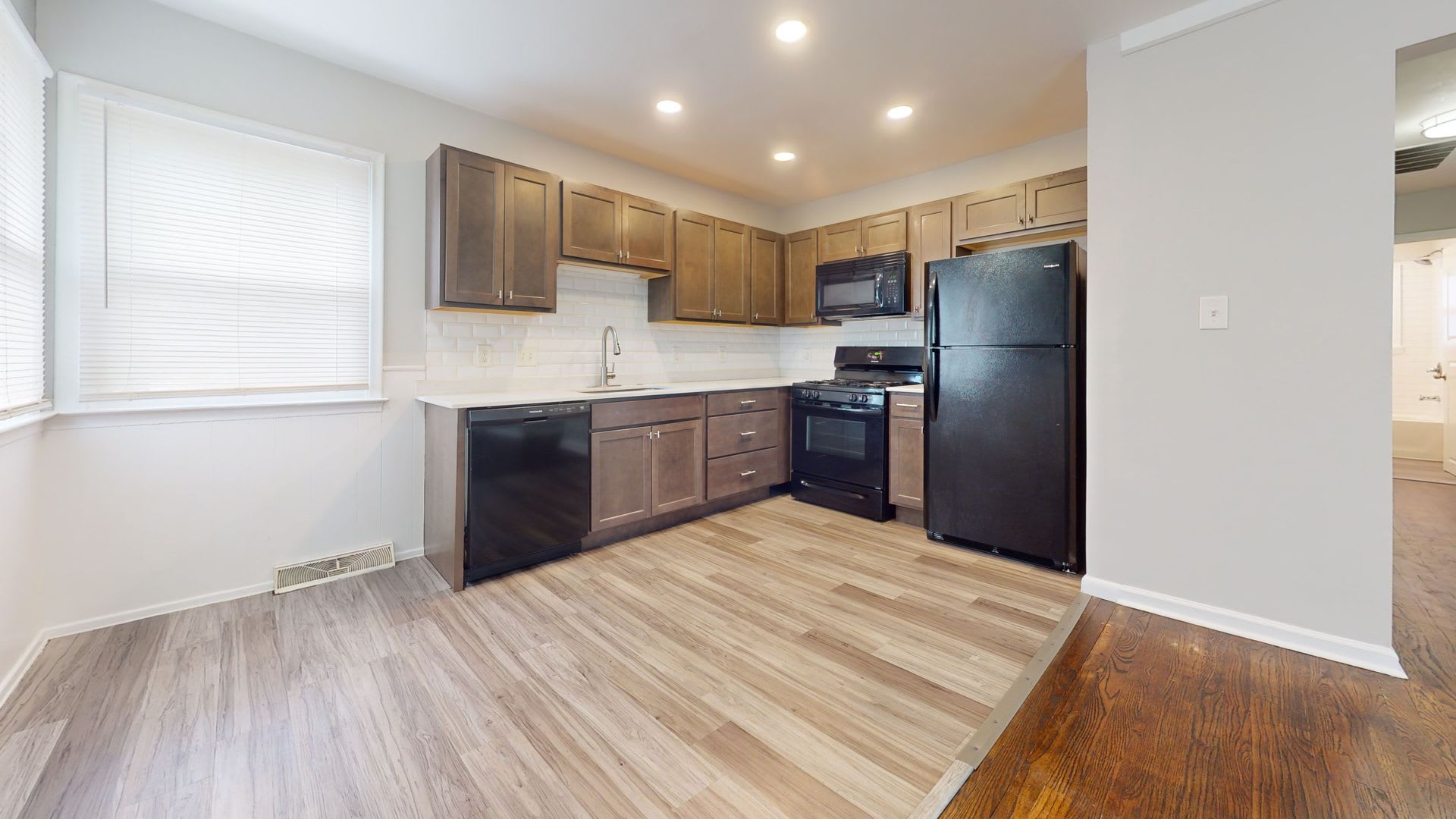 Beautifully Updated 3-Bedroom Lower Unit for Lease in Warren, MI – photo 2