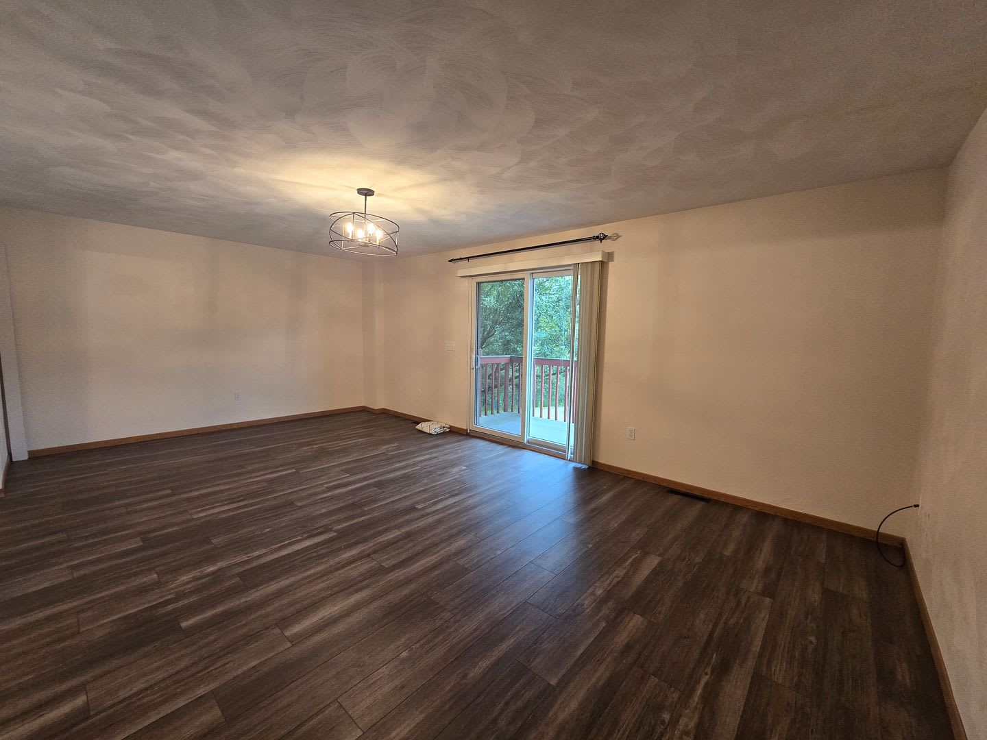 Extra Large Updated 3 Bedroom Townhouse – photo 3
