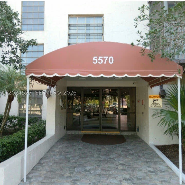 5570 NW 44th St – photo 2