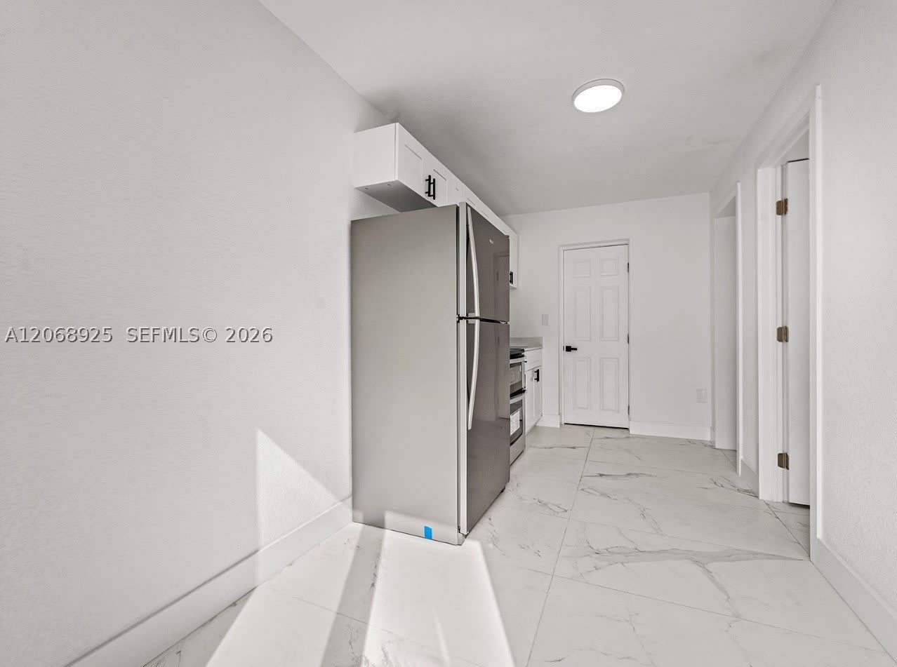 921 NW 22nd Ct – photo 5