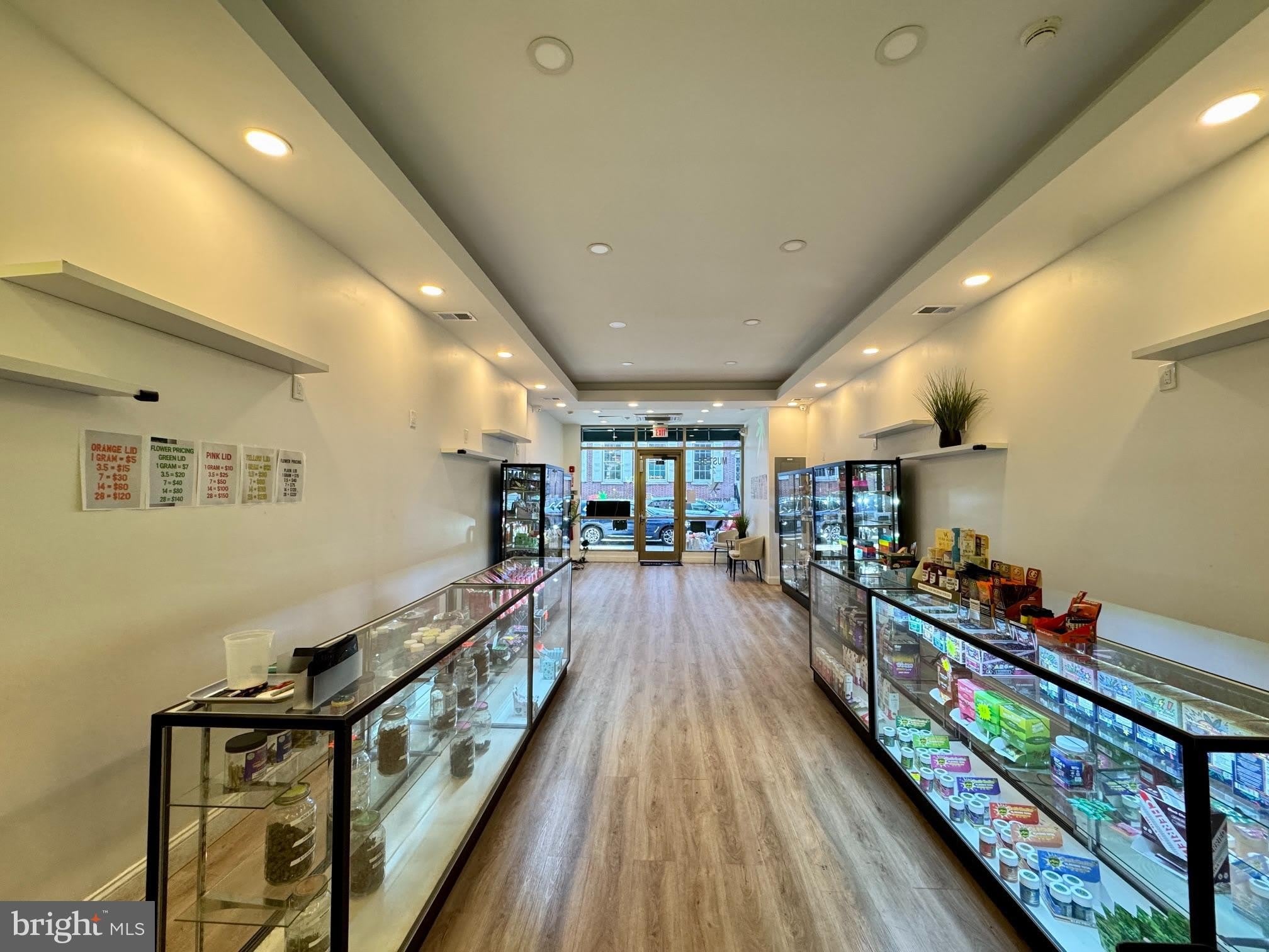 733 WALNUT Street – photo 3