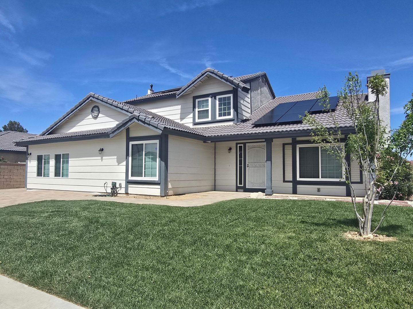 1621 W Newgrove St, Lancaster, CA 93534 – photo 2