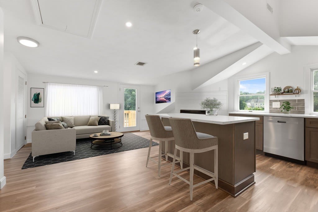 252 Elliott Street – photo 1