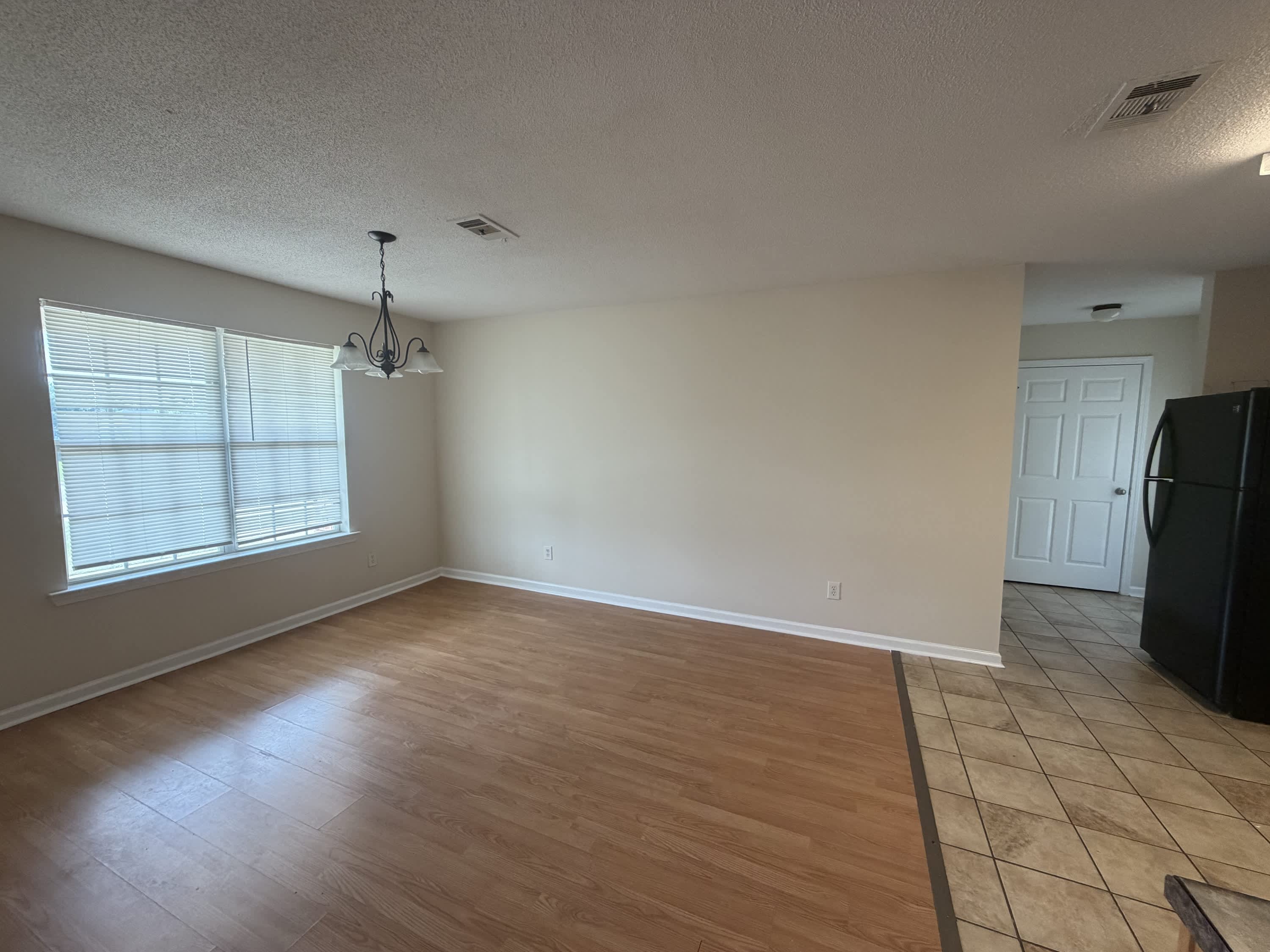 1015 Haley St – photo 4