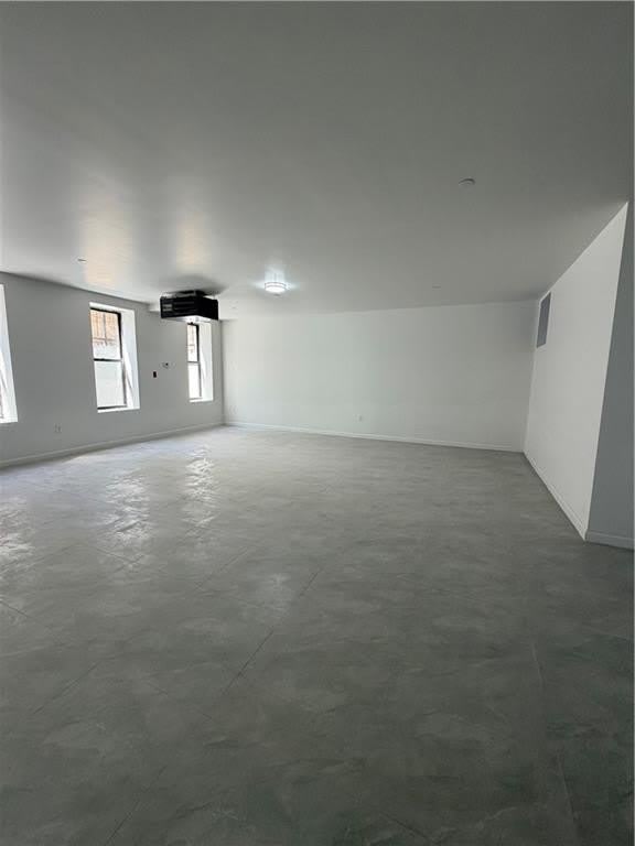 1046 E 15th Street – photo 4