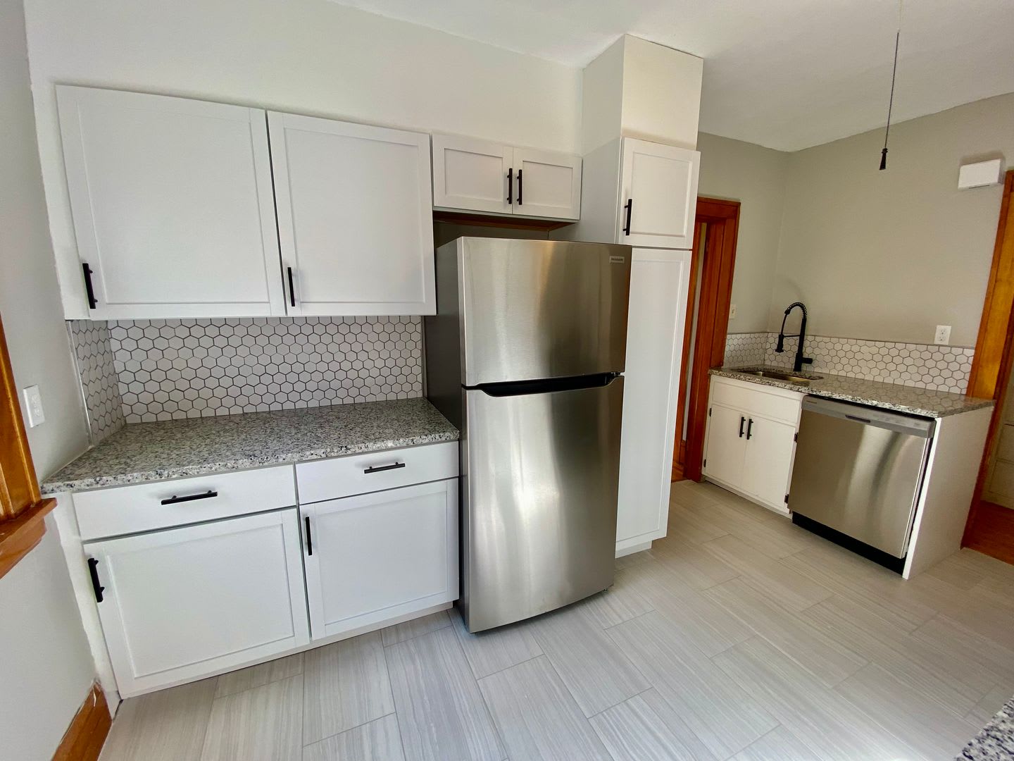 3448 Girard – photo 1