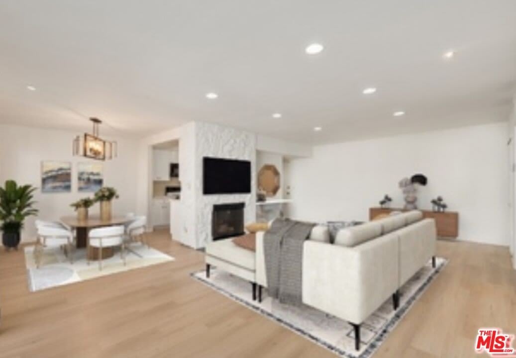 1262 S Barrington Ave – photo 5