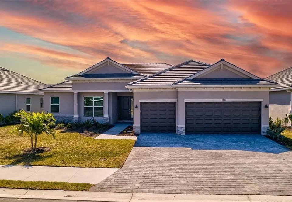 7796 Lakes Edge Ln – photo 2